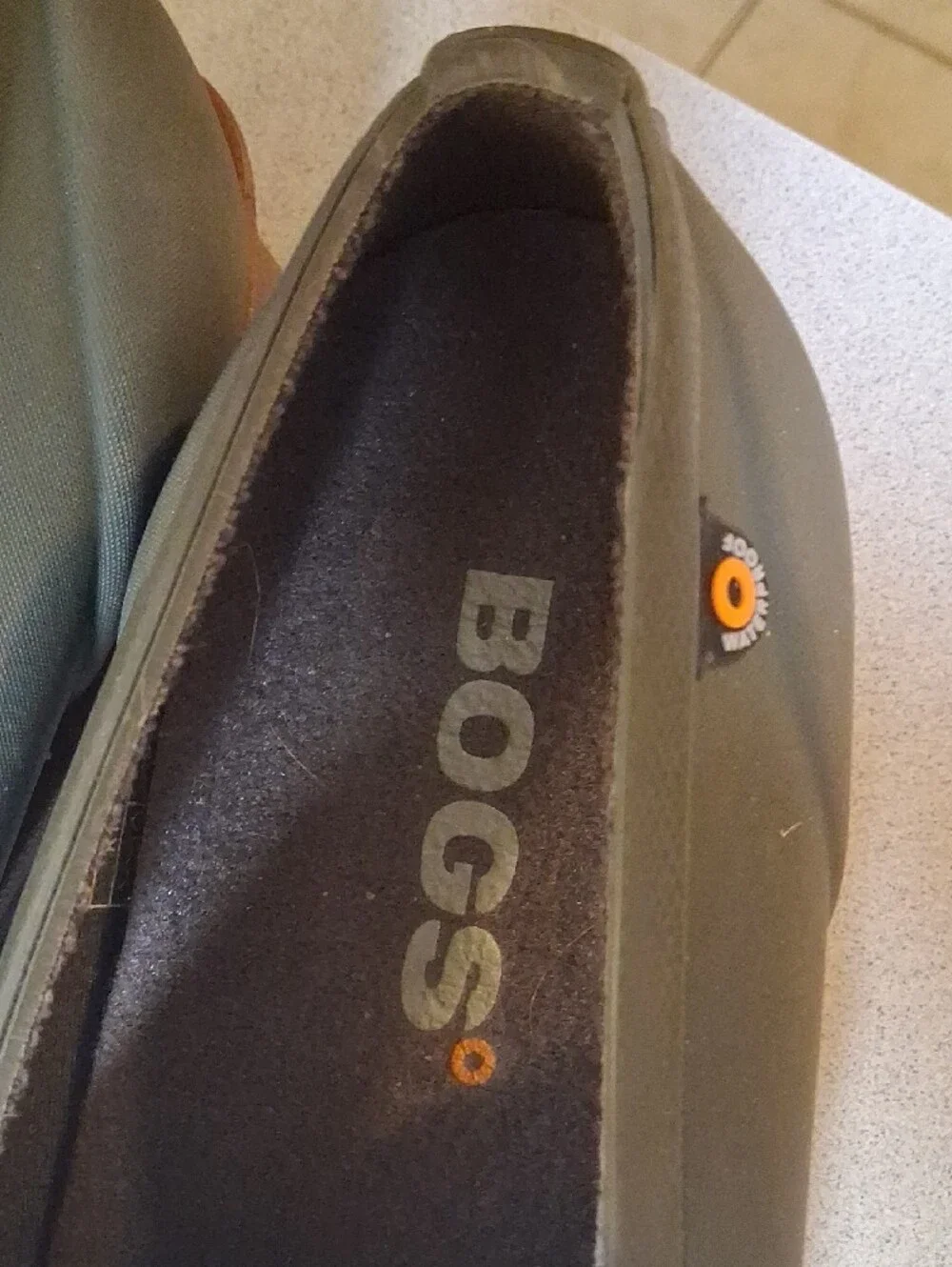 NWOT WOMENS BOGS SWEETPEA IN  OLIVE GREEN SIZE 9 WATERPROOF SLIP ON SHOE